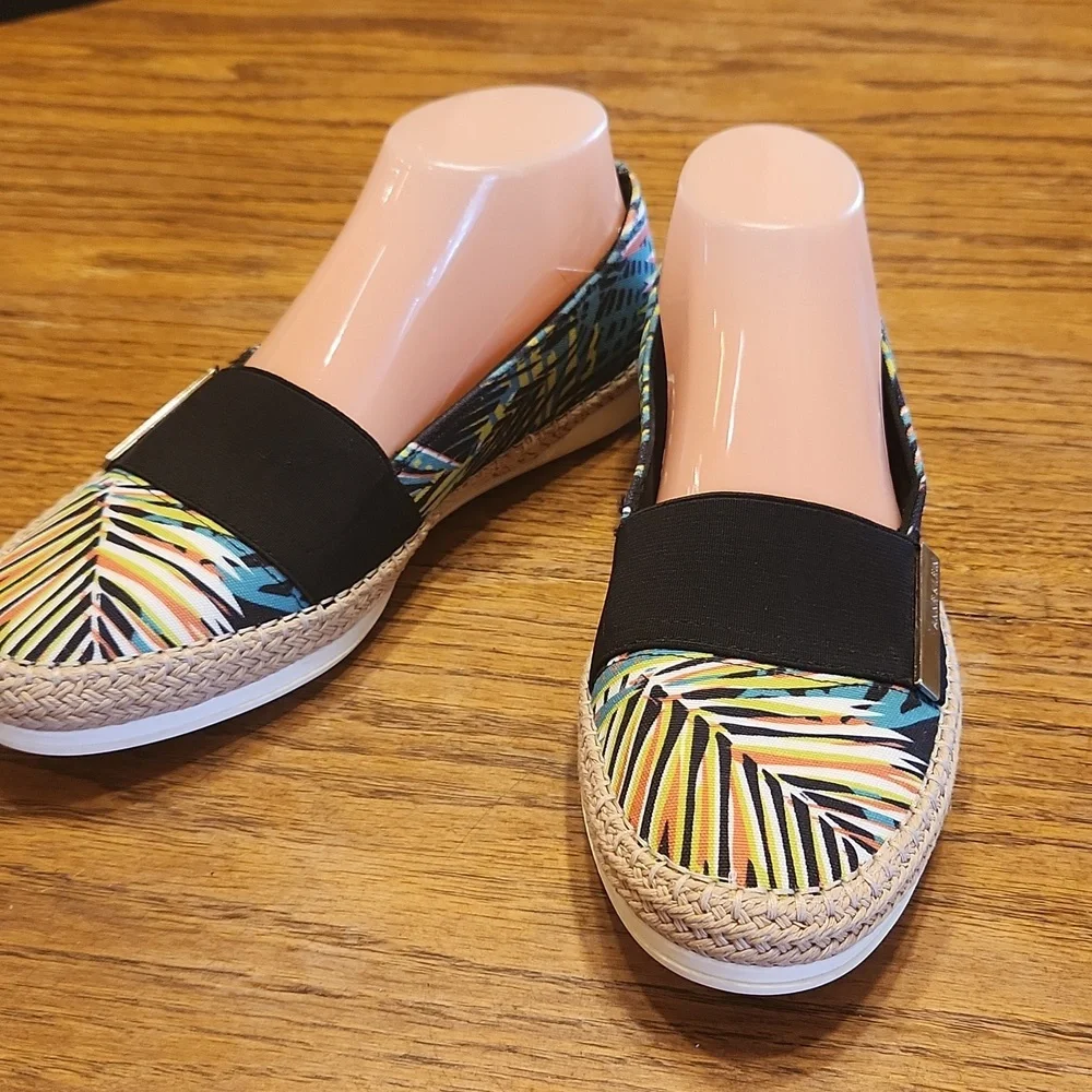Anne Klein Zilya Espadrille Tropical Palms Size 8